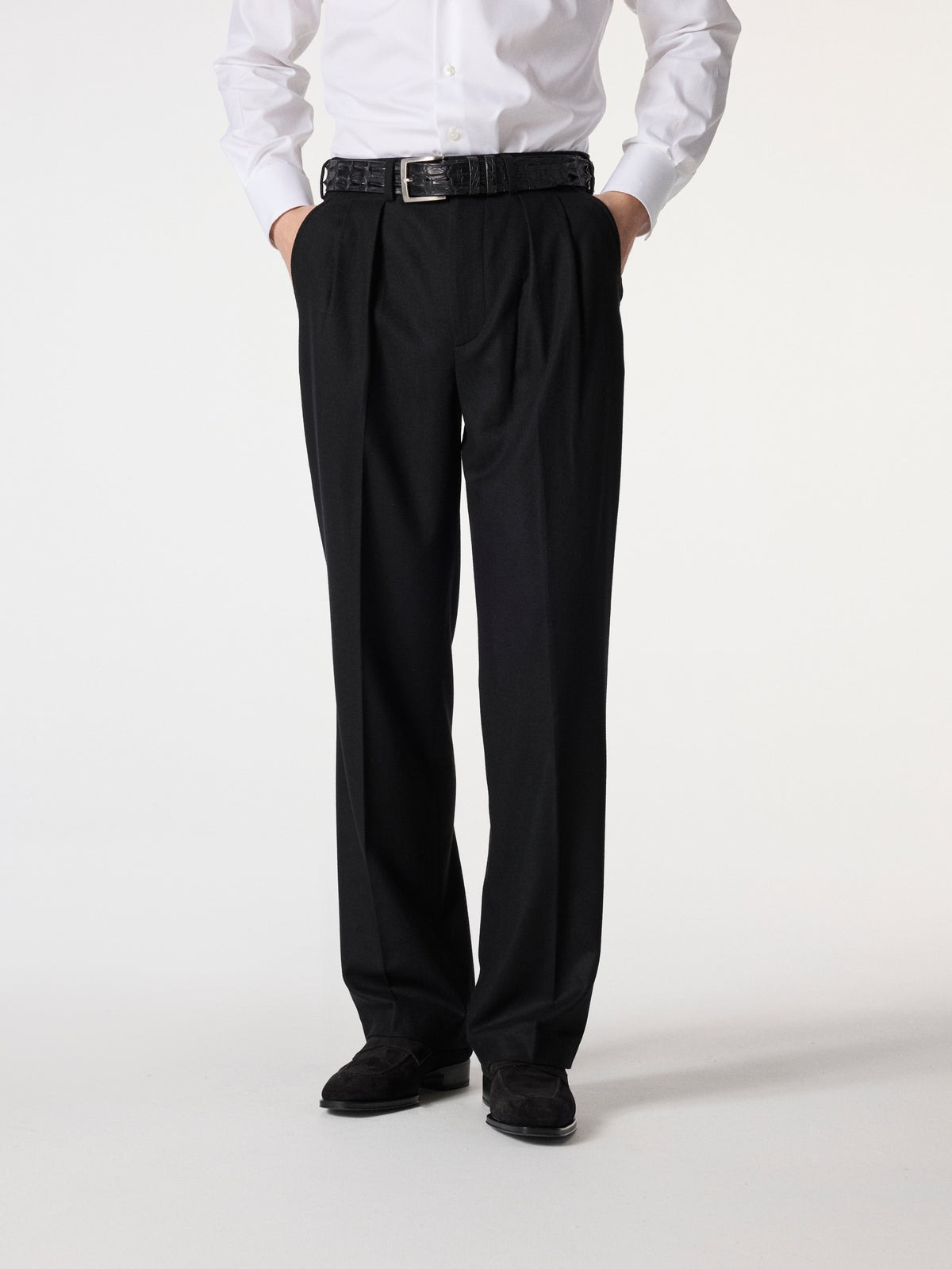Pleated Wool Trousers in Black – Hartlino
