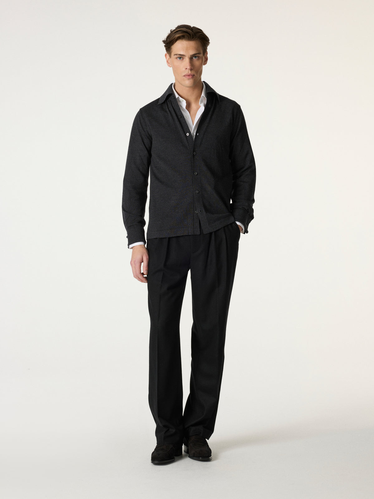 Pleated Wool Trousers in Black – Hartlino, image 6