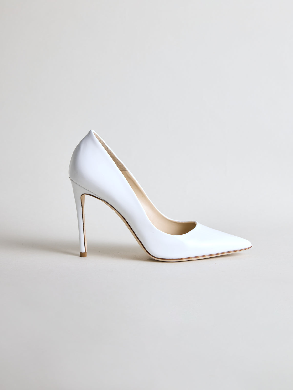 Patent Leather Pumps in White – Hartlino