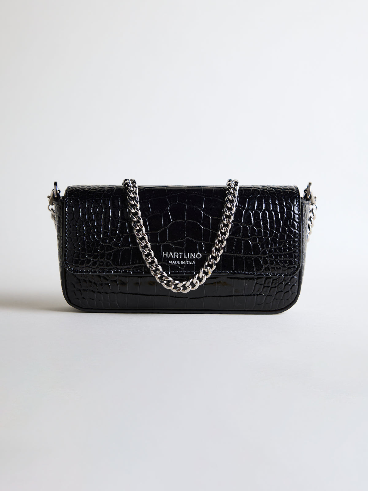 Crocodile-Embossed Chain Bag in Black – Hartlino