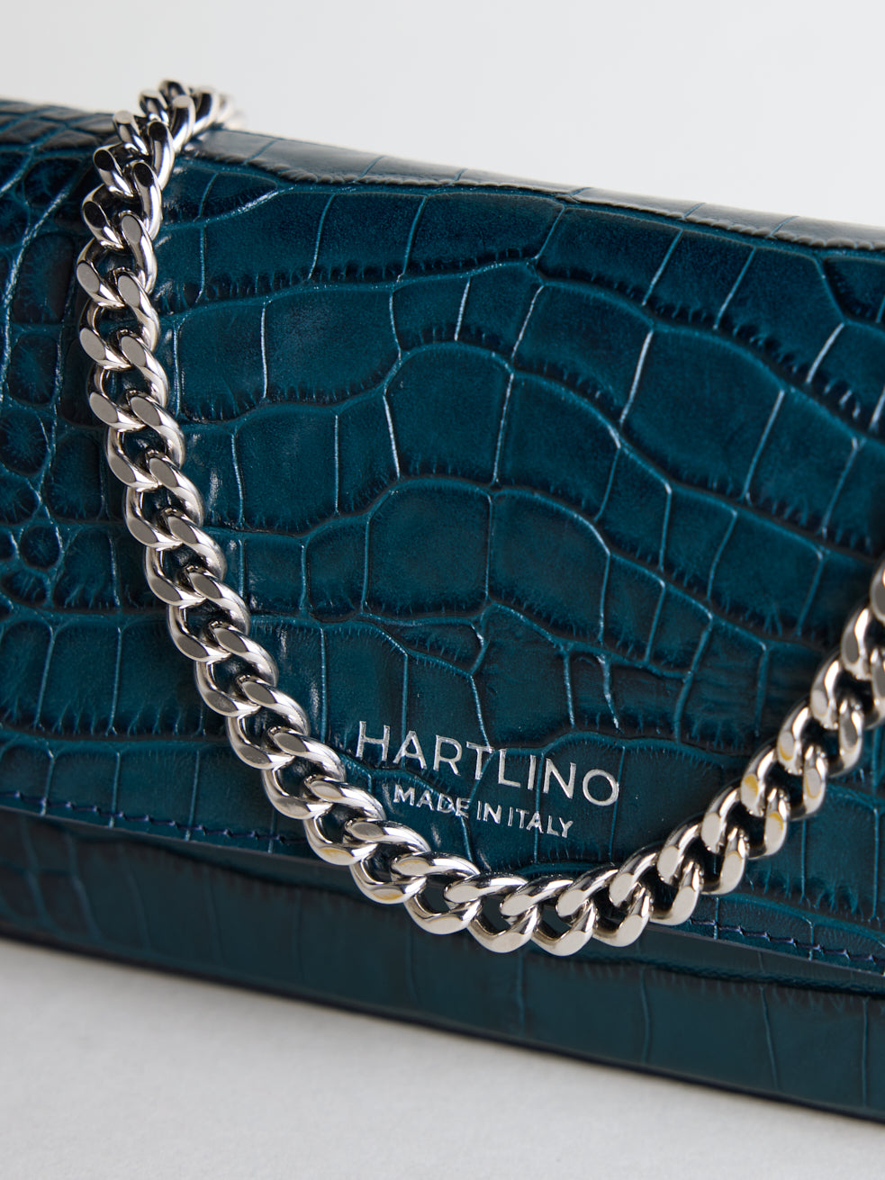 Crocodile-Embossed Chain Bag in Petrol – Hartlino, image 2