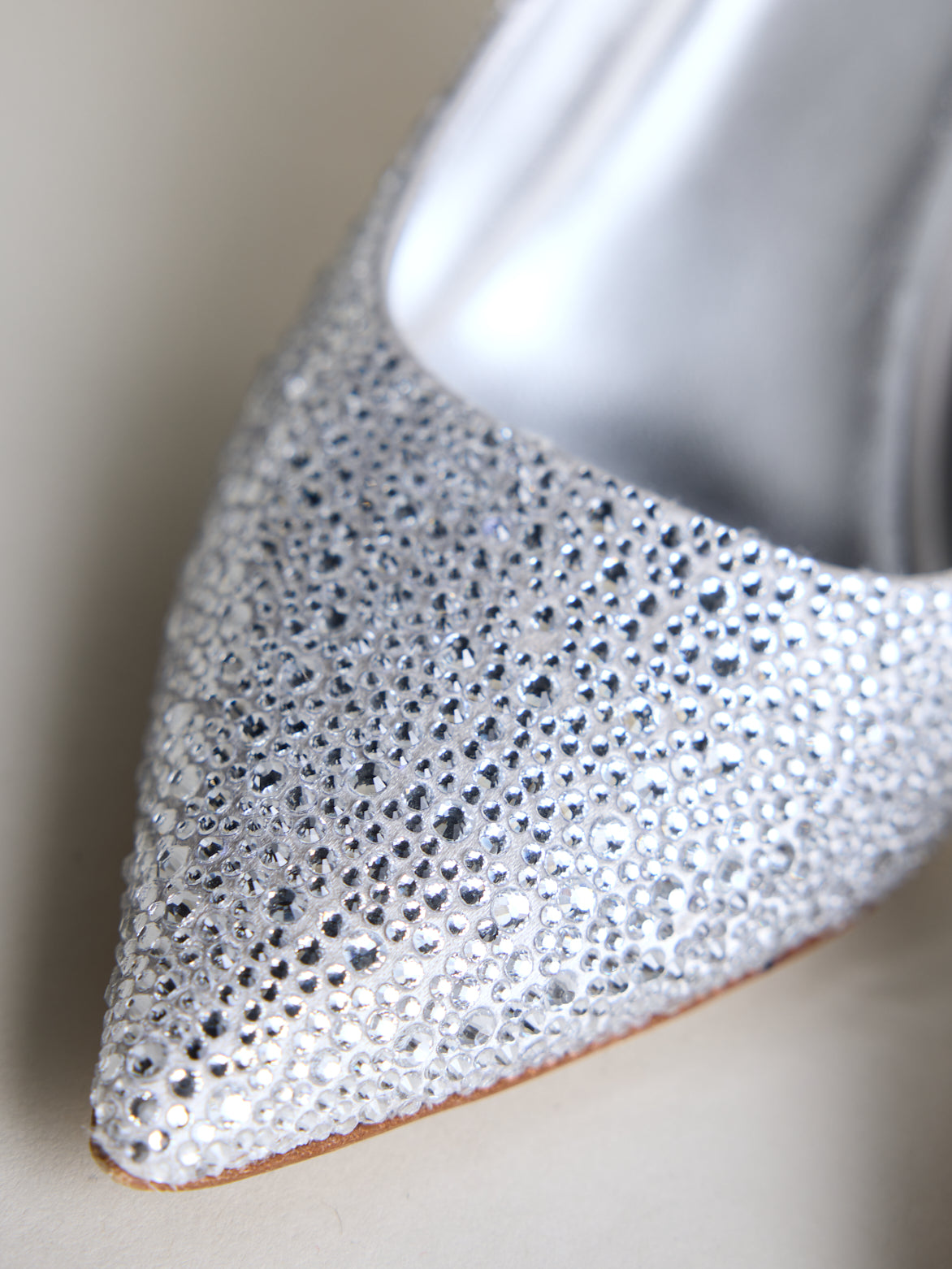 Crystal-Embellished Pumps in Silver – Hartlino, crystal detail