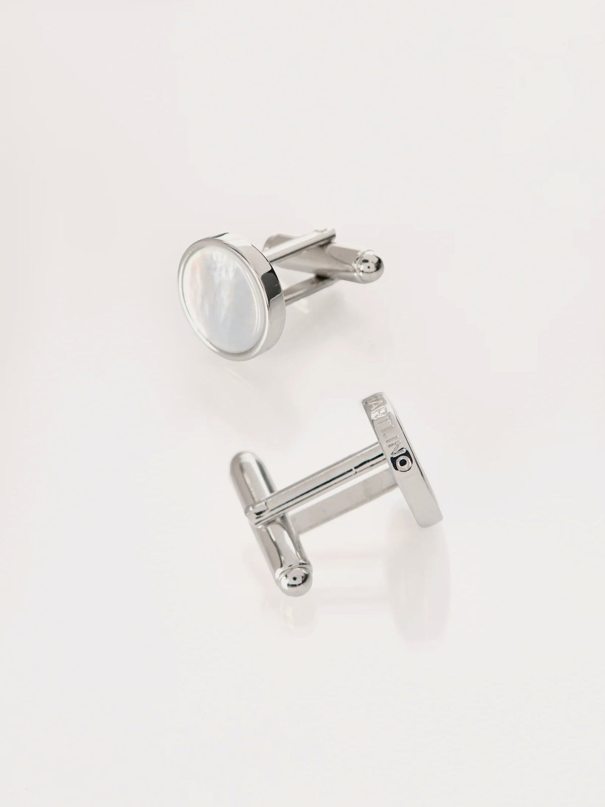 Mother-of-Pearl Cufflinks in White – Hartlino